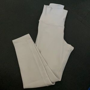 Alo yoga crop leggings